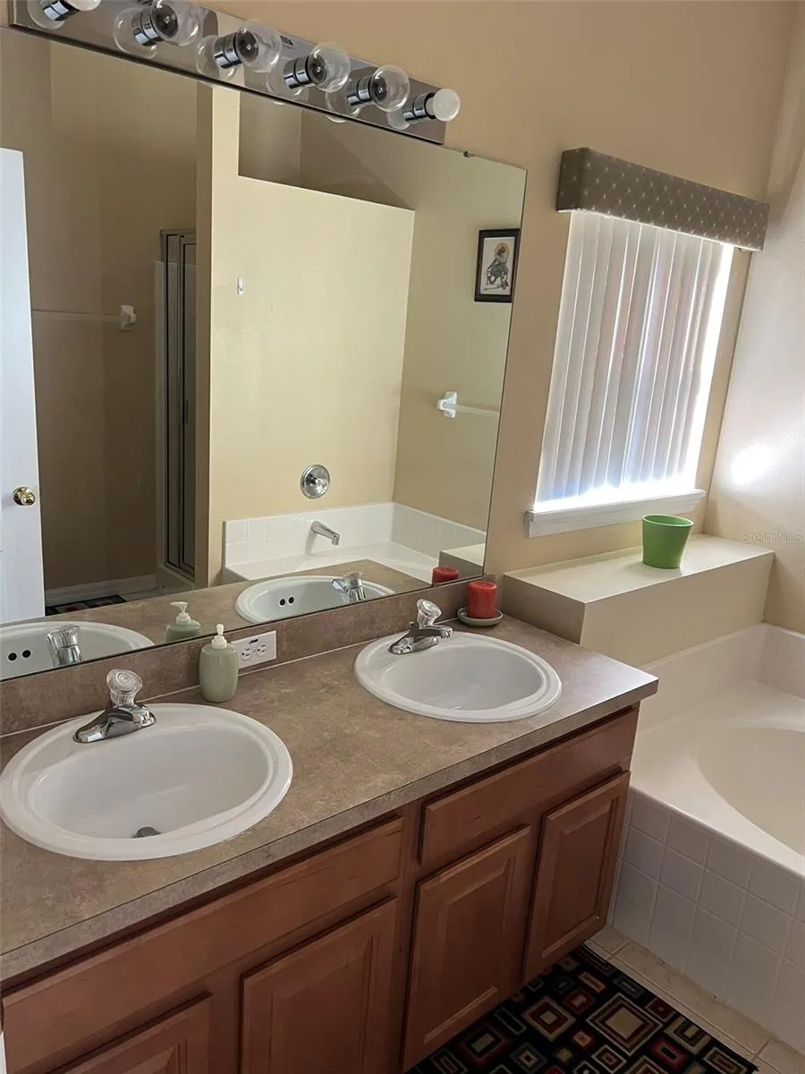 948 HACIENDA CIRCLE Kissimmee, FL 34741