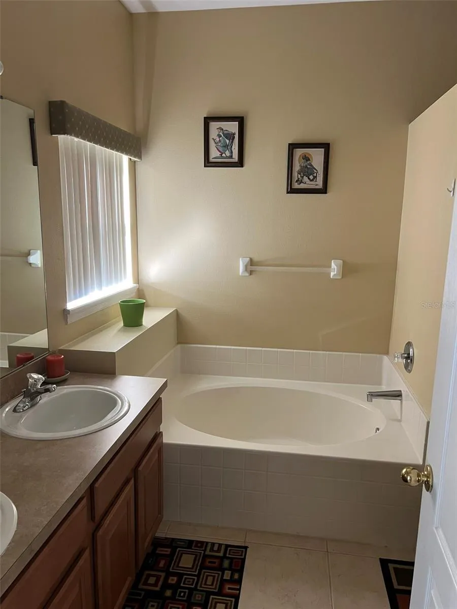 948 HACIENDA CIRCLE Kissimmee, FL 34741