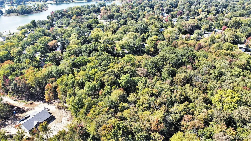 1 Hobson Waterford Charter Township, MI 48328