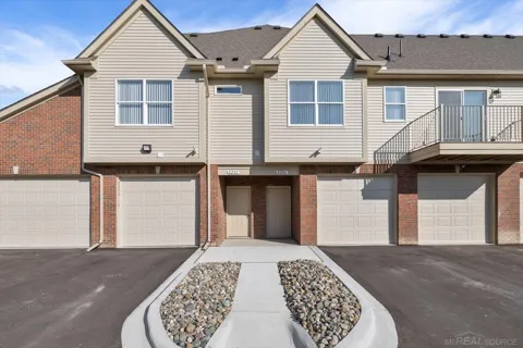 8292 Heywood Circle
