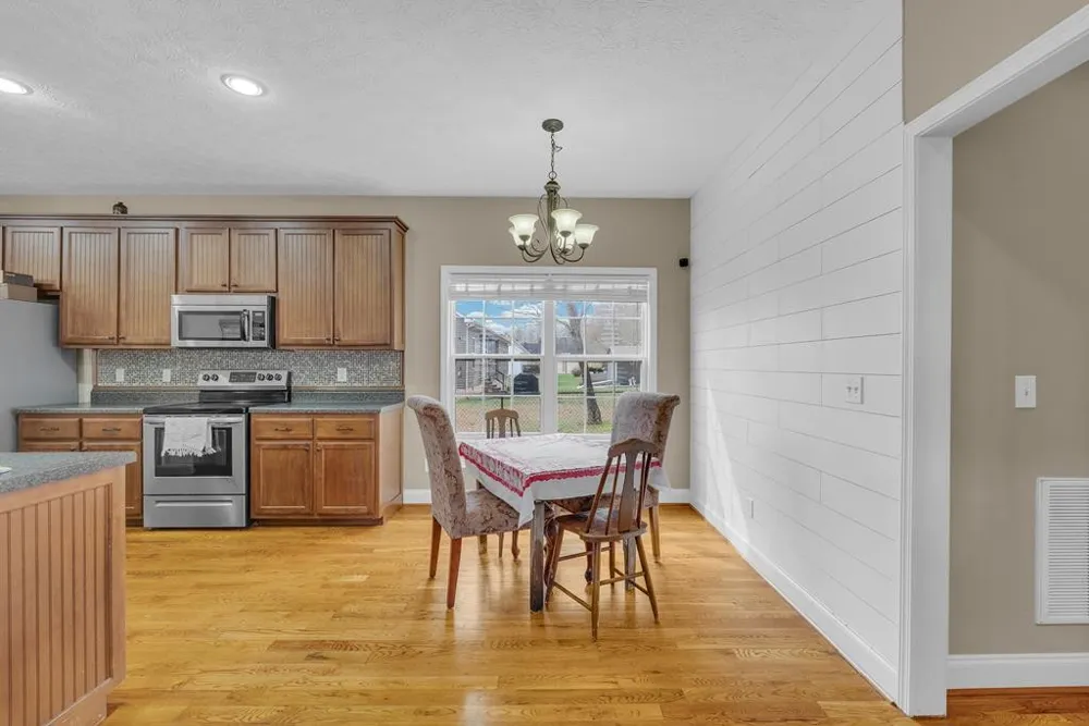 821 Honeysuckle Ln Sparta, TN 38583