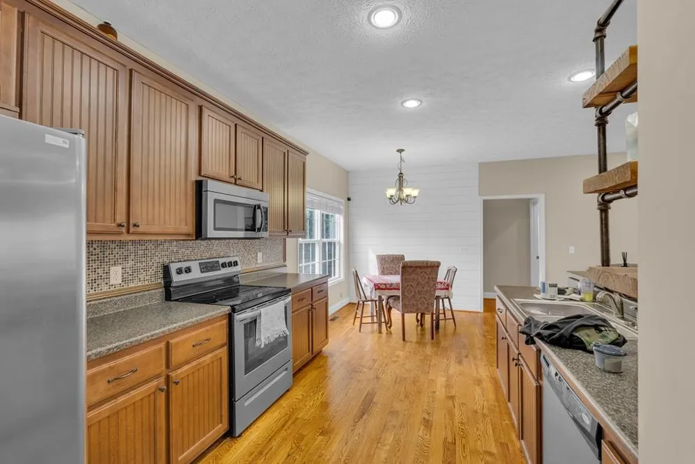 821 Honeysuckle Ln Sparta, TN 38583