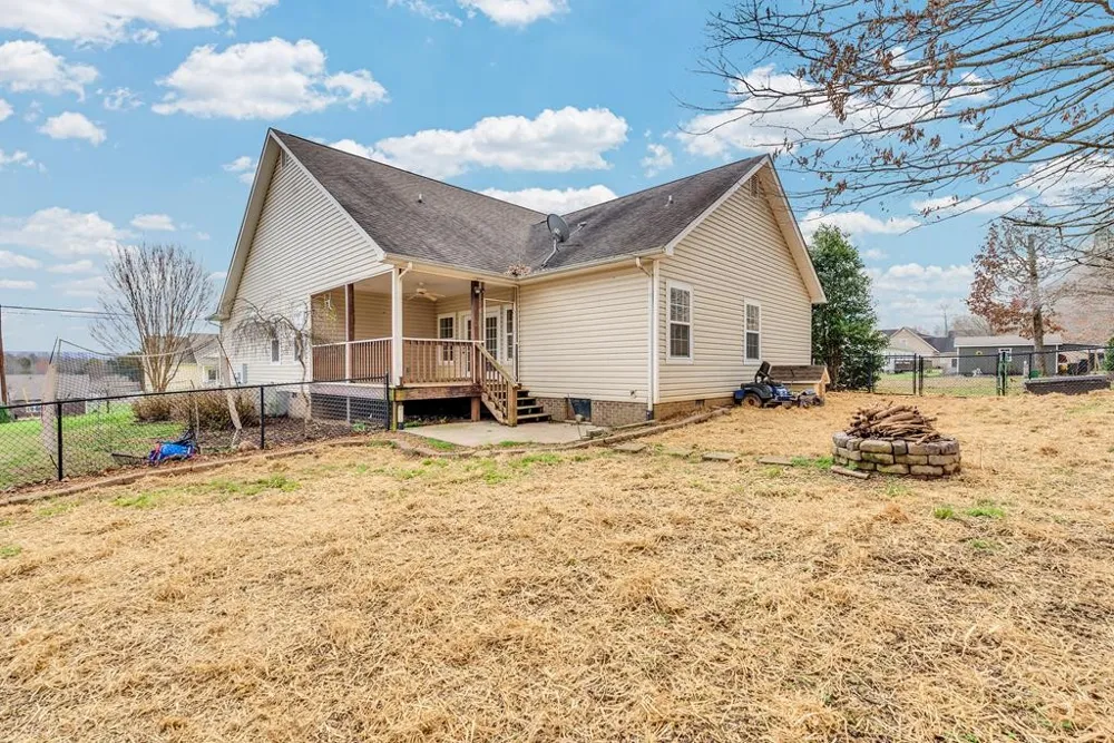 821 Honeysuckle Ln Sparta, TN 38583