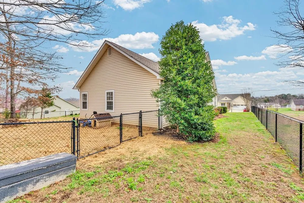 821 Honeysuckle Ln Sparta, TN 38583