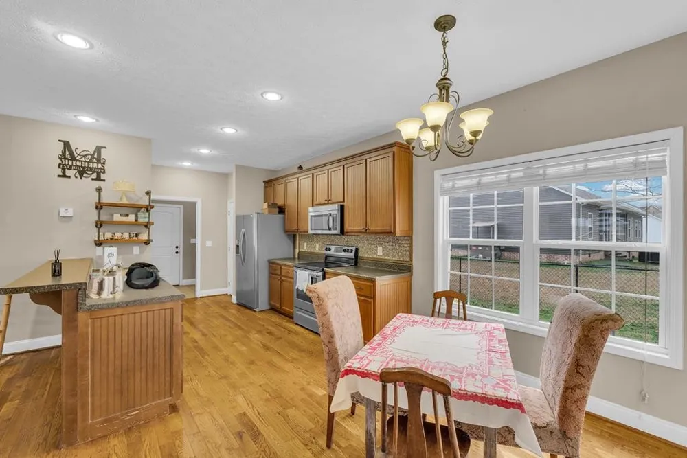821 Honeysuckle Ln Sparta, TN 38583