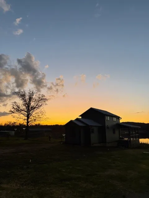 113 Shoreside Ct Tracy City, TN 37387