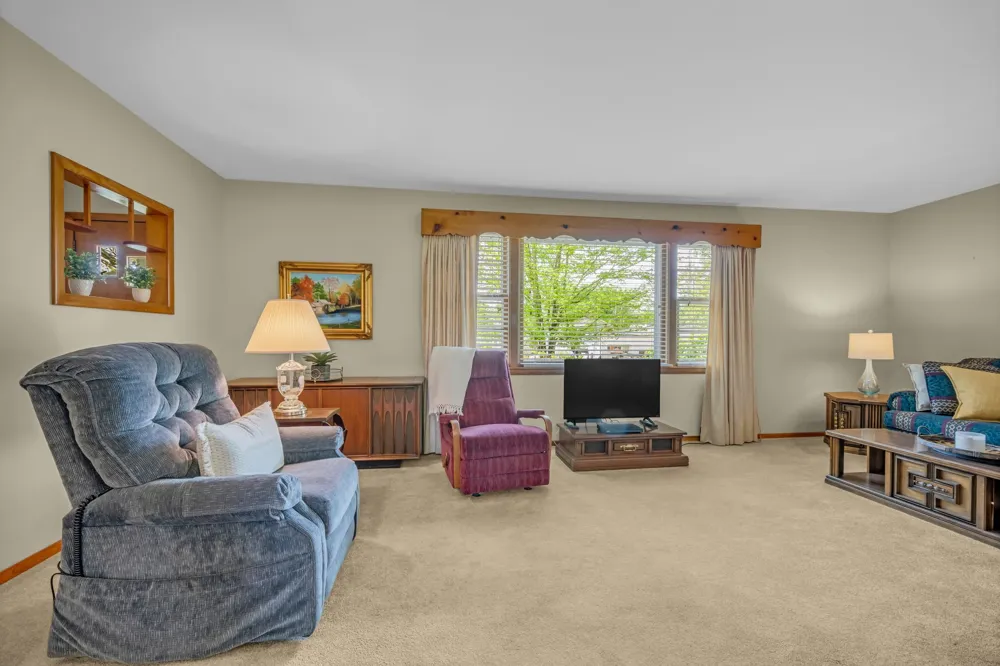 1006 Hershell St Burns, TN 37029