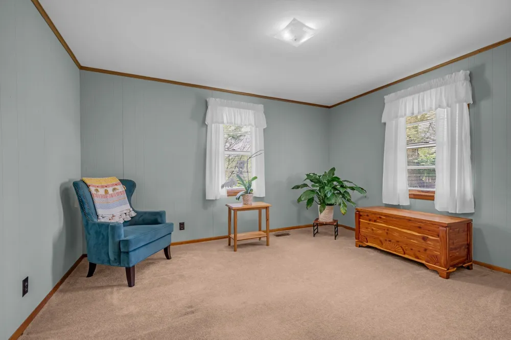 1006 Hershell St Burns, TN 37029