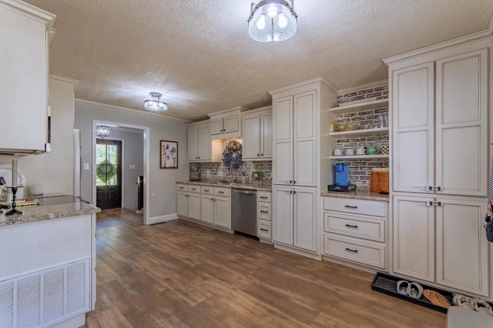 180 HORNER DR Selmer, TN 38375