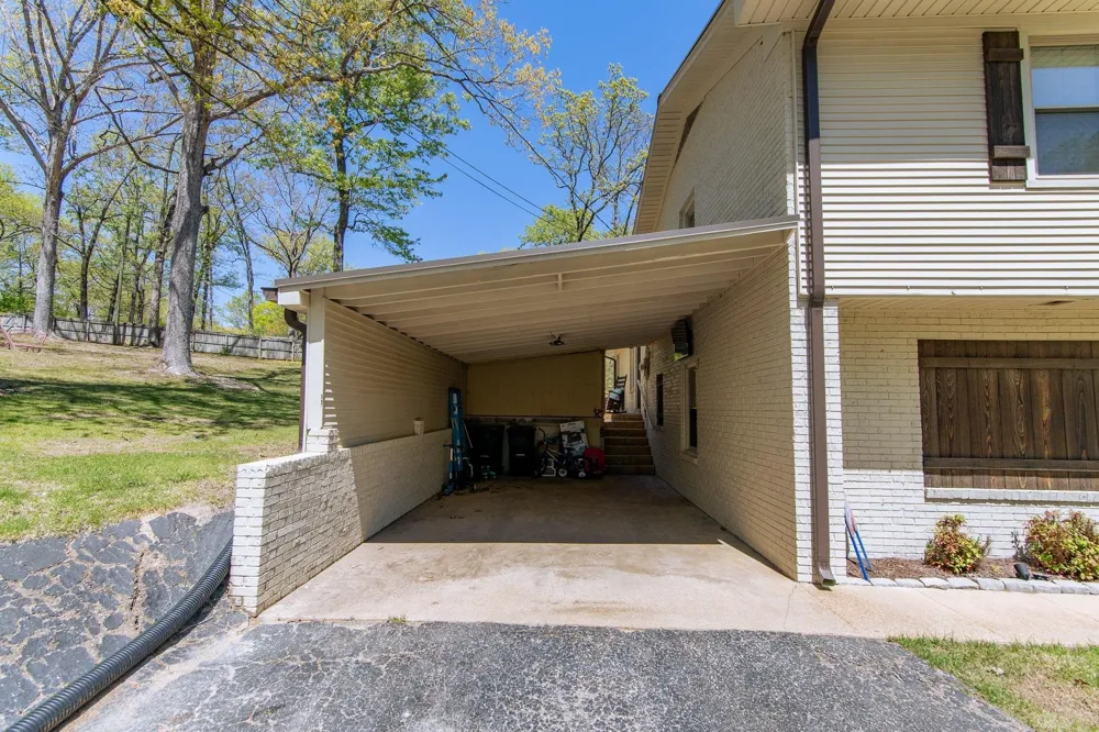 180 HORNER DR Selmer, TN 38375