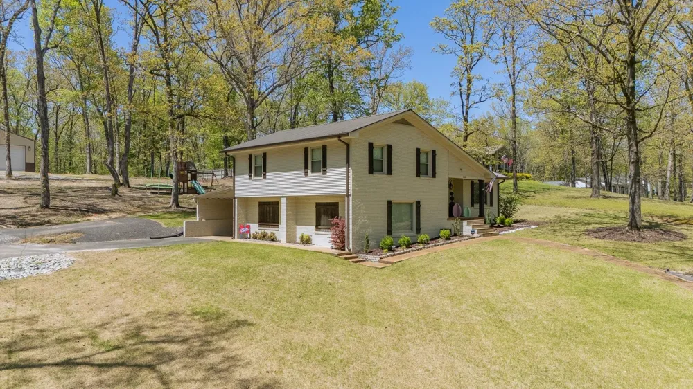 180 HORNER DR Selmer, TN 38375