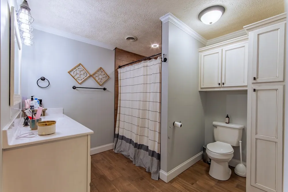 180 HORNER DR Selmer, TN 38375
