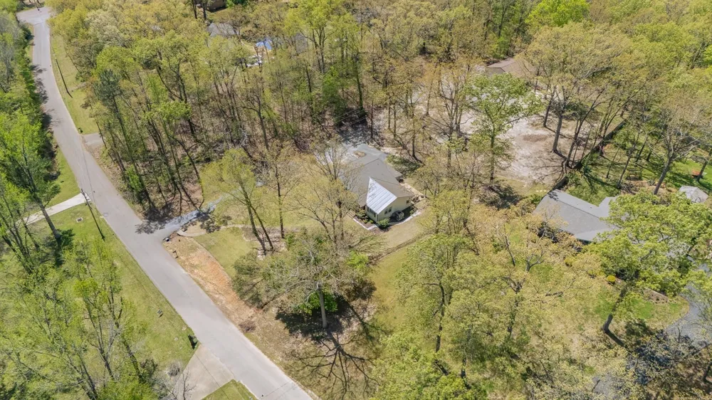 180 HORNER DR Selmer, TN 38375