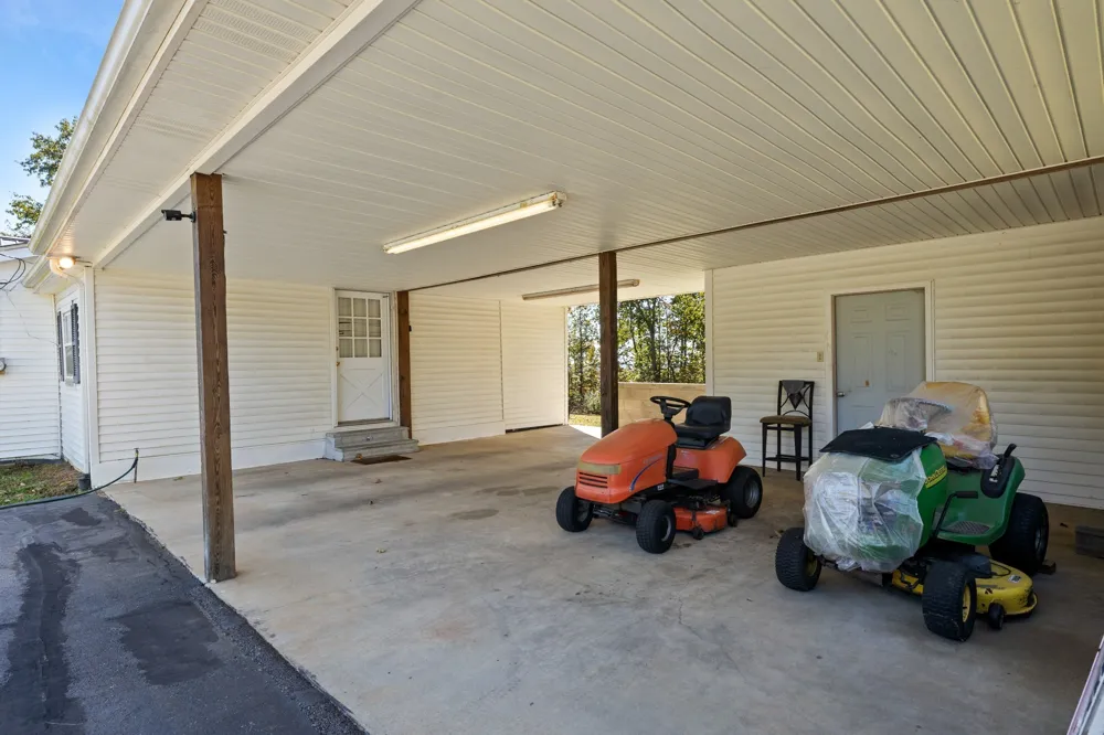 6204 Highway 230 Lyles, TN 37098