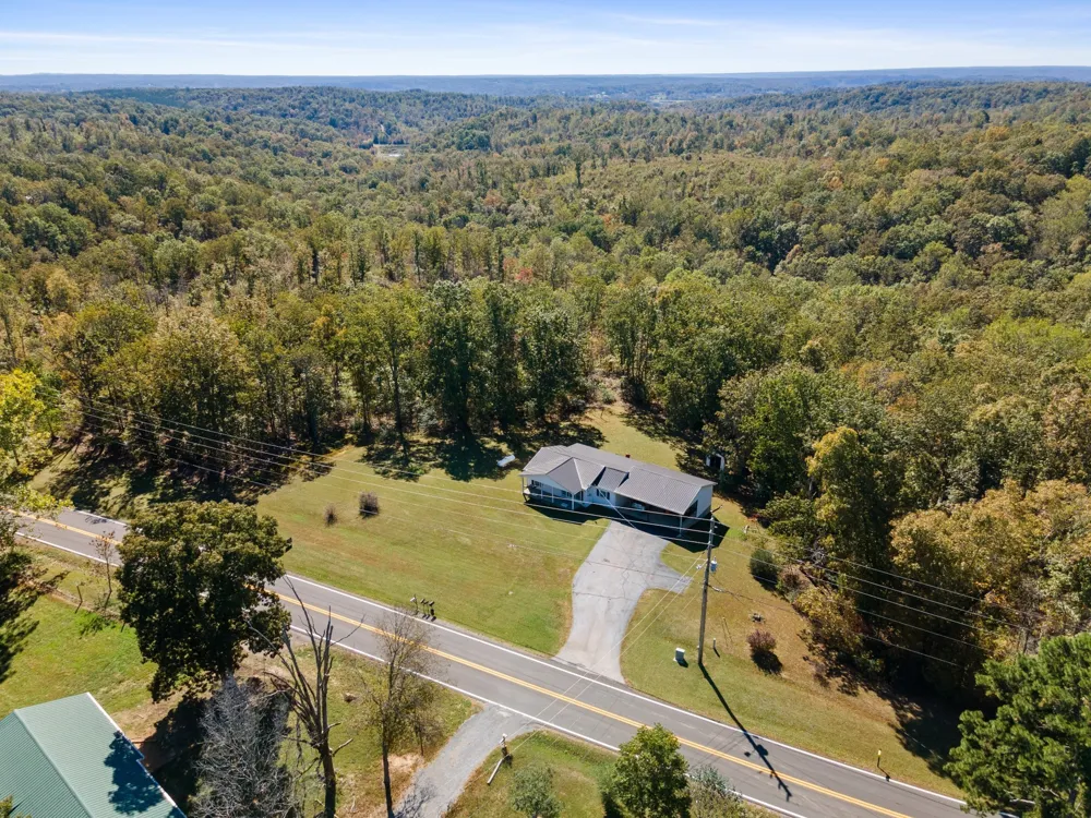 6204 Highway 230 Lyles, TN 37098
