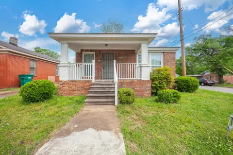 221 Burton St