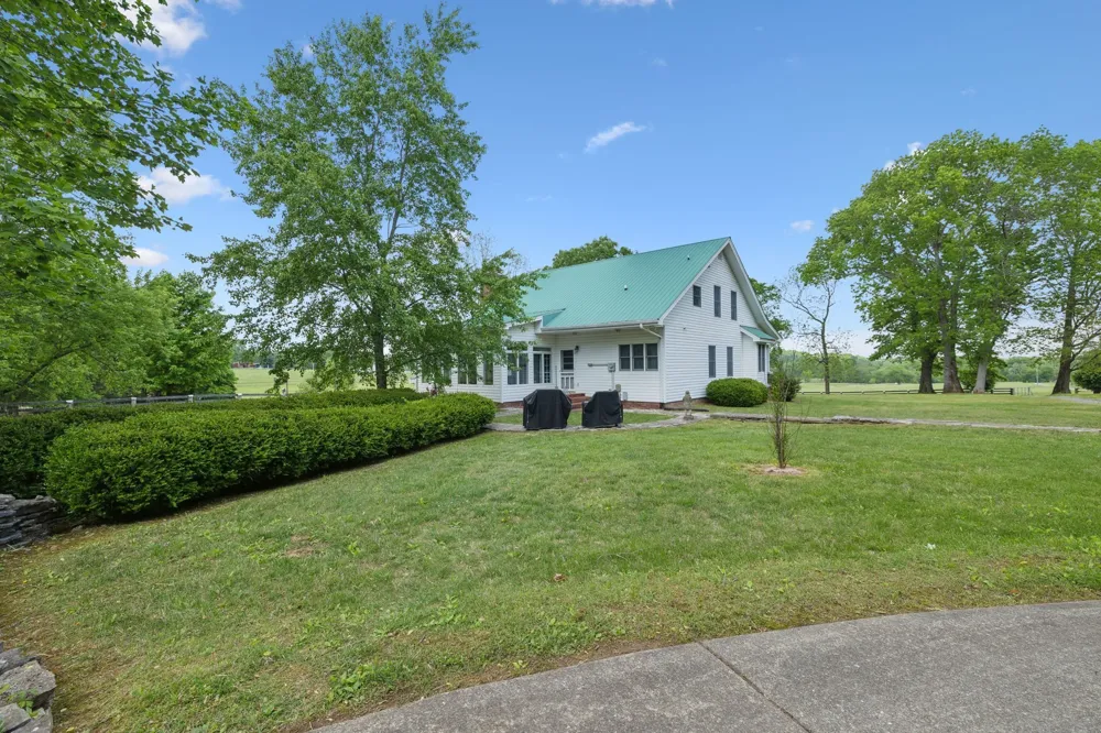 1494 Grant Rd Watertown, TN 37184