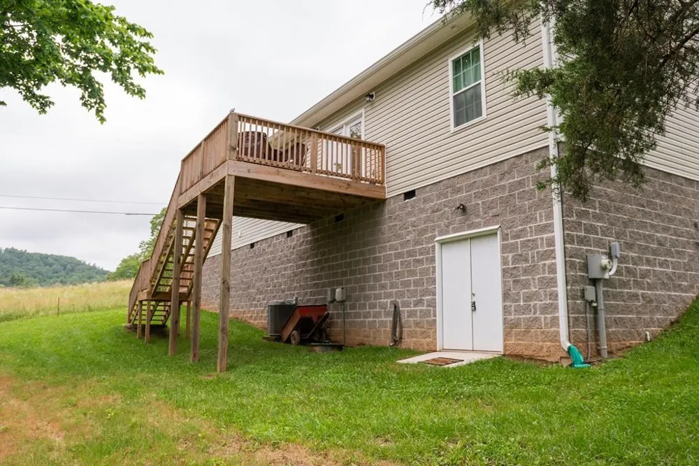 1366 Hidden Valley Rd Livingston, TN 38570