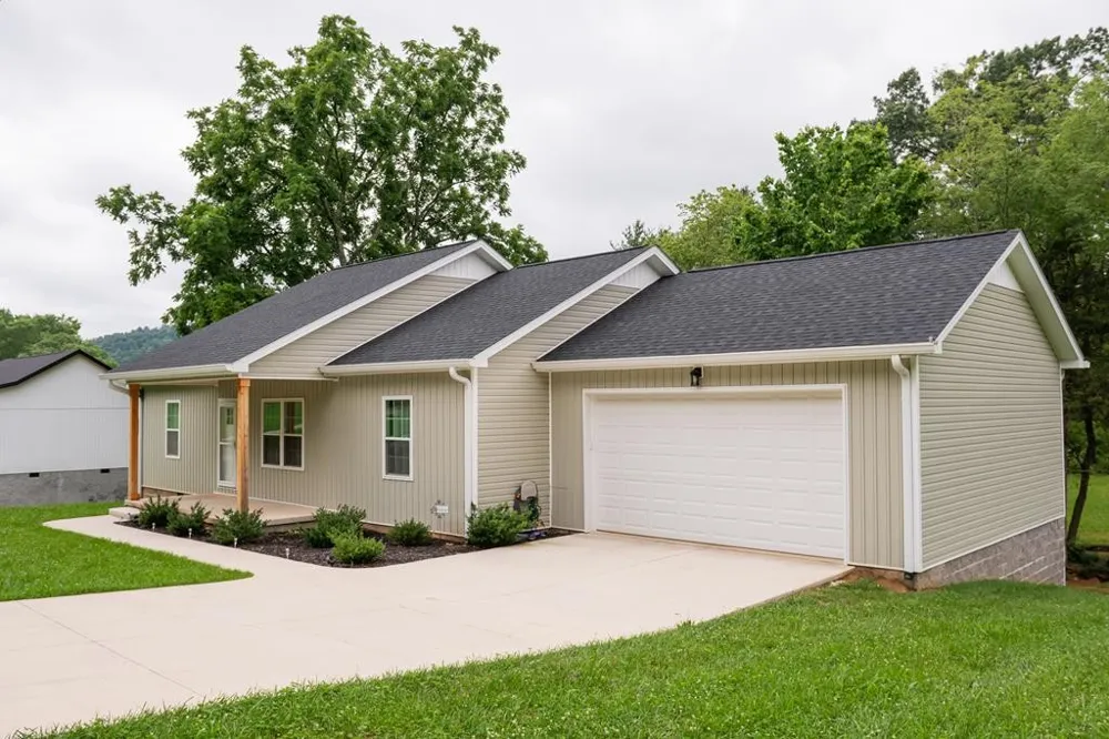 1366 Hidden Valley Rd Livingston, TN 38570
