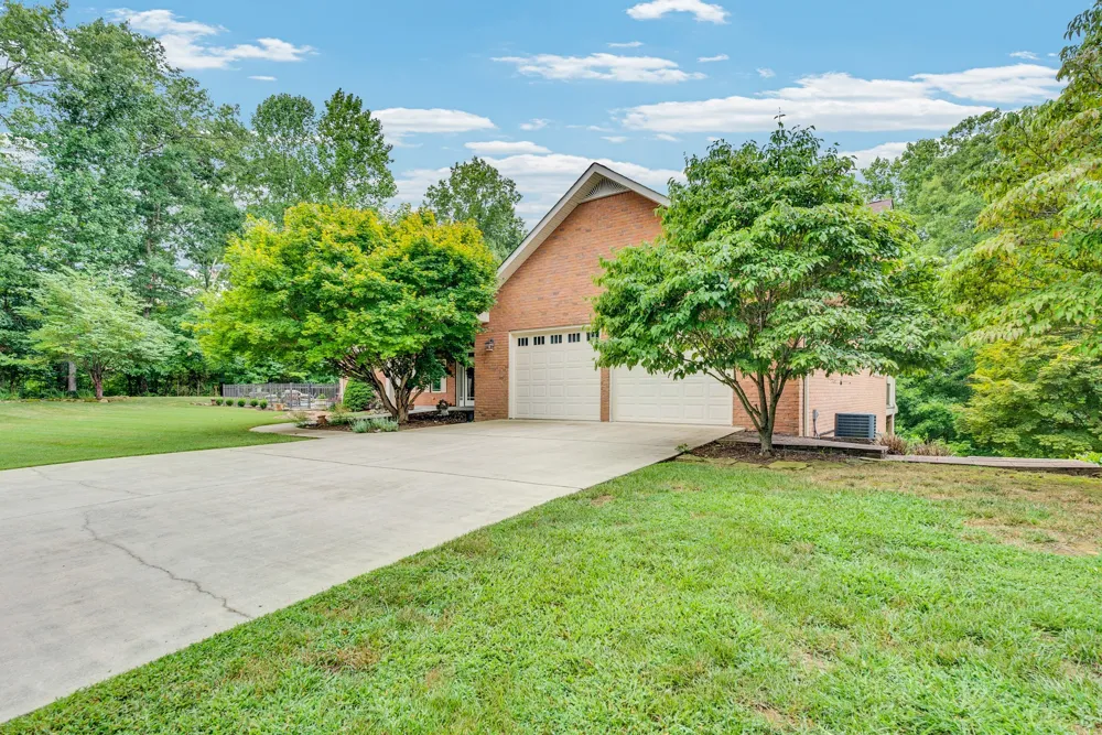 1005 Riverwatch Trce Sparta, TN 38583