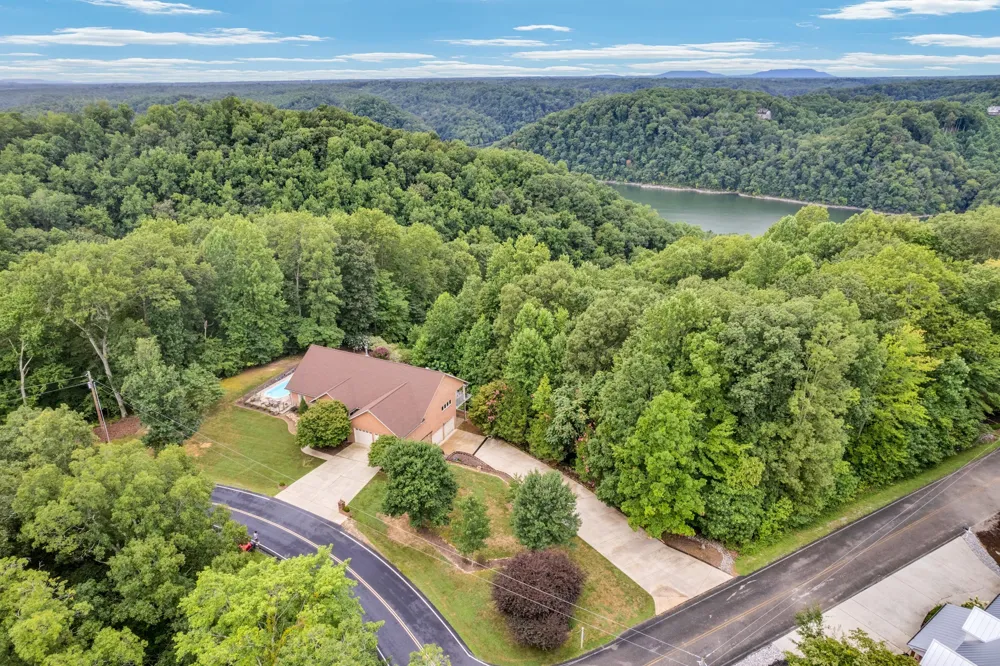 1005 Riverwatch Trce Sparta, TN 38583