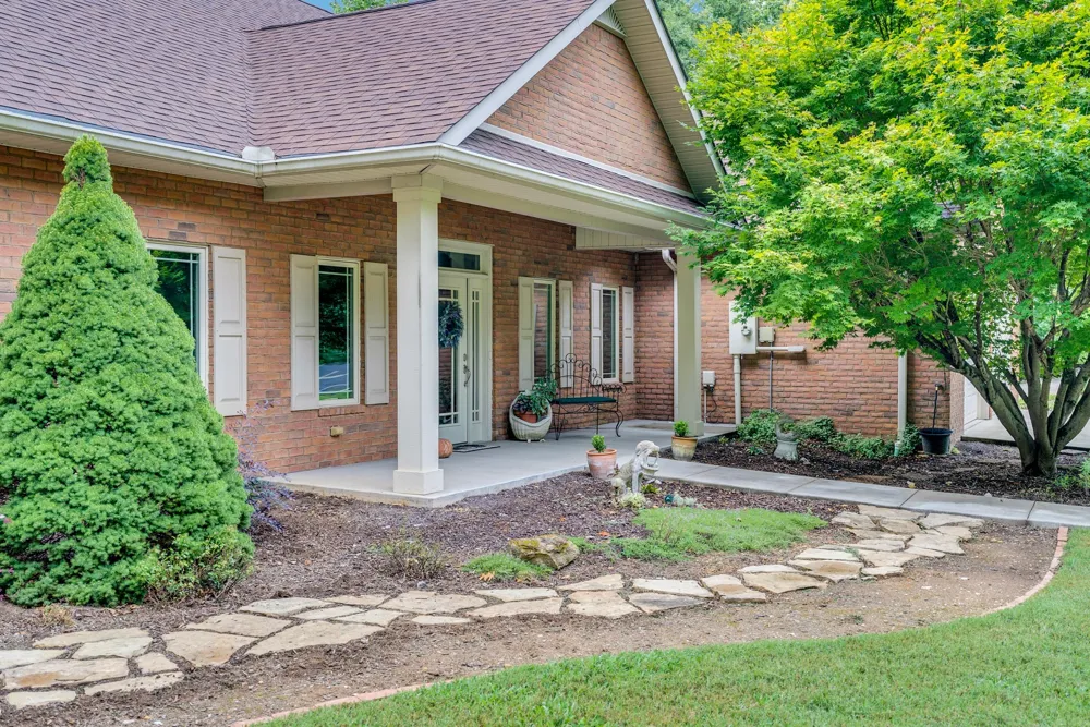 1005 Riverwatch Trce Sparta, TN 38583
