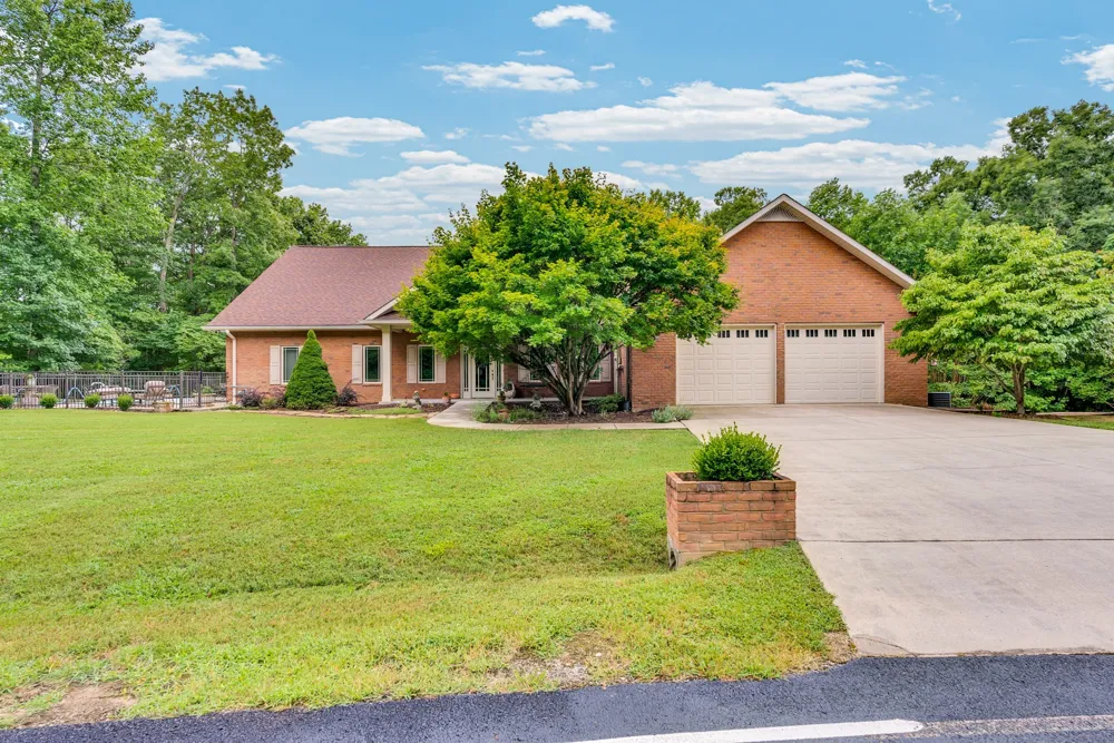 1005 Riverwatch Trce Sparta, TN 38583
