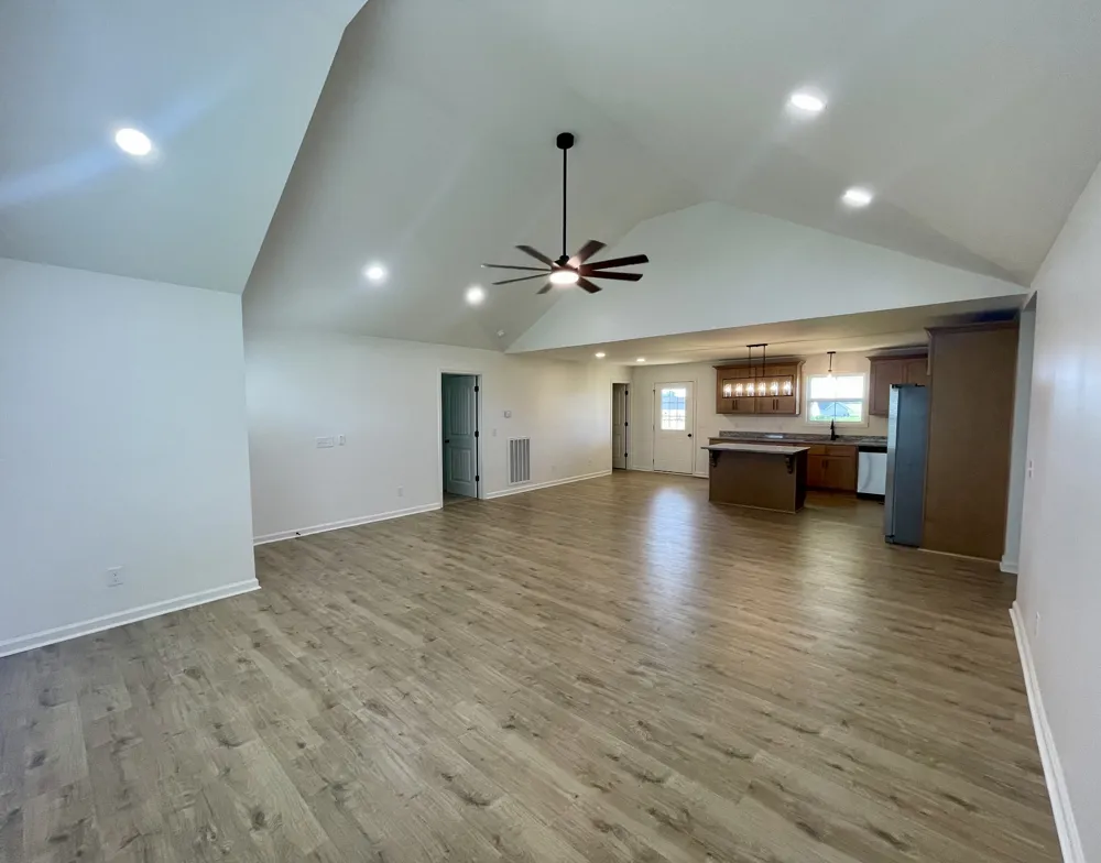 100 Donald Dr Lafayette, TN 37083