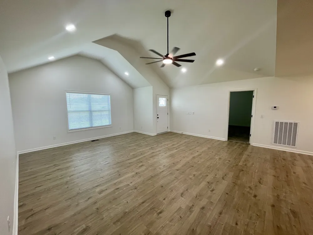 100 Donald Dr Lafayette, TN 37083