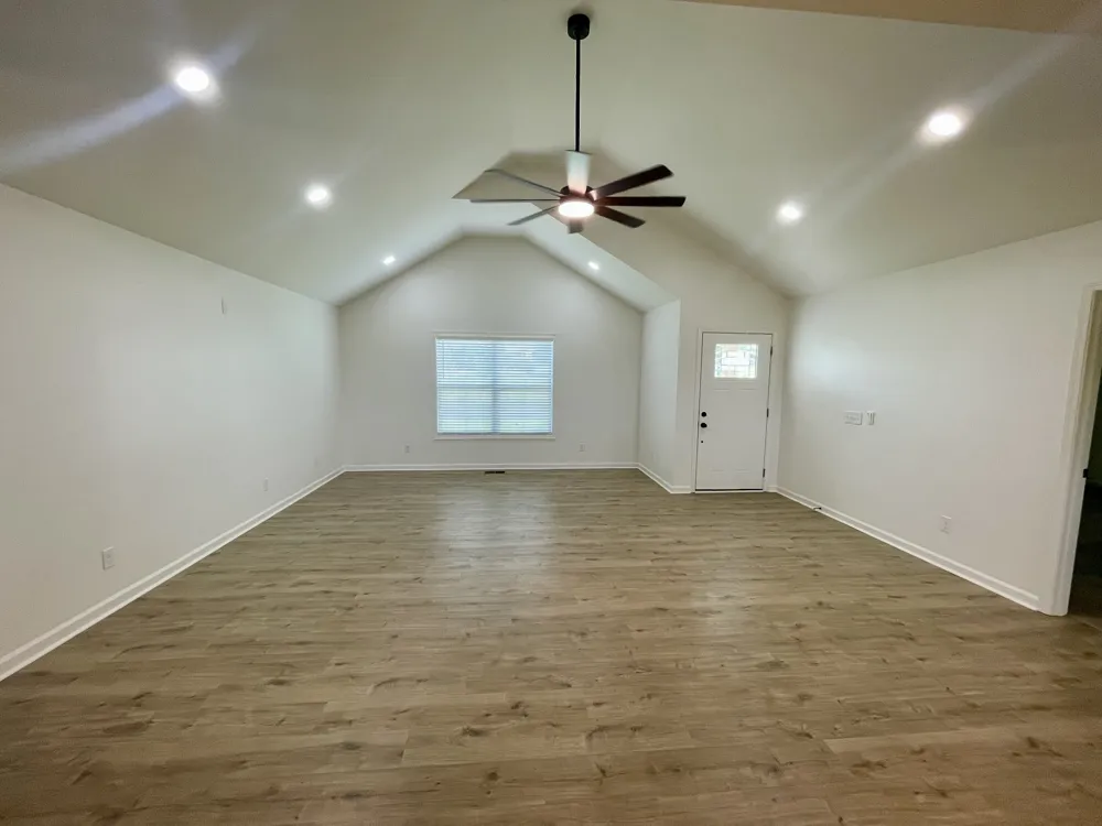 100 Donald Dr Lafayette, TN 37083