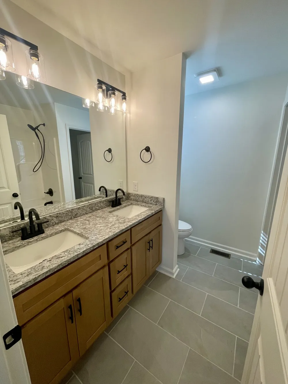 100 Donald Dr Lafayette, TN 37083
