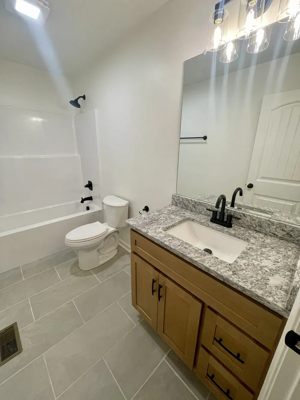 100 Donald Dr Lafayette, TN 37083