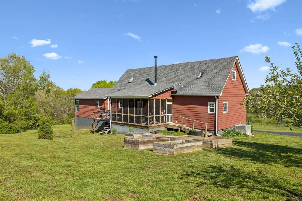 4341 Marlowe Rd Williamsport, TN 38487
