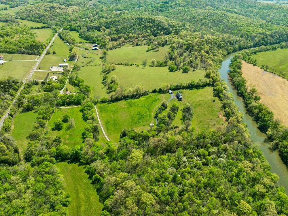 4341 Marlowe Rd Williamsport, TN 38487