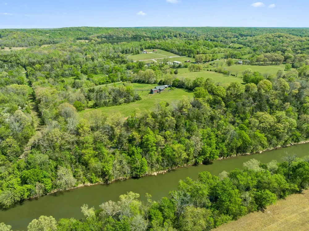4341 Marlowe Rd Williamsport, TN 38487