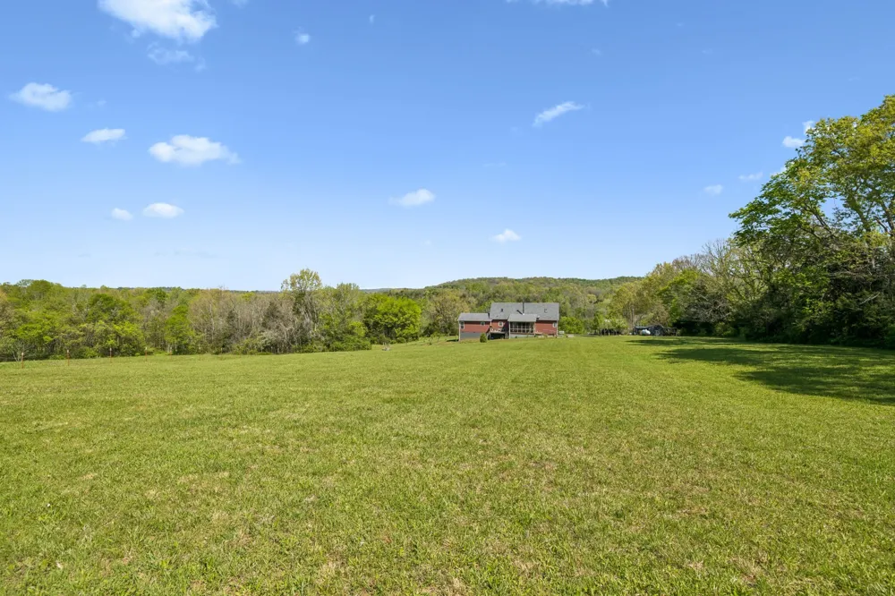4341 Marlowe Rd Williamsport, TN 38487