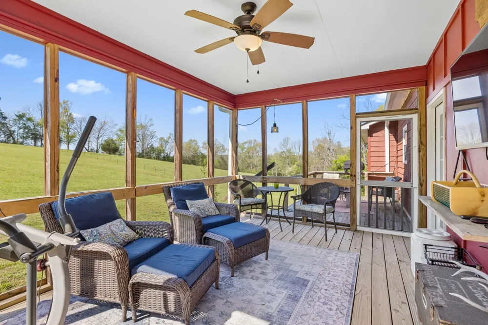 4341 Marlowe Rd Williamsport, TN 38487