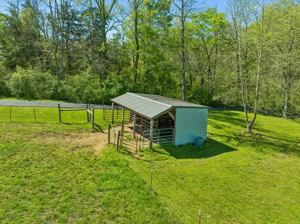 4341 Marlowe Rd Williamsport, TN 38487