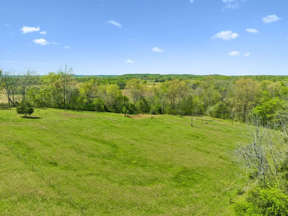 4341 Marlowe Rd Williamsport, TN 38487