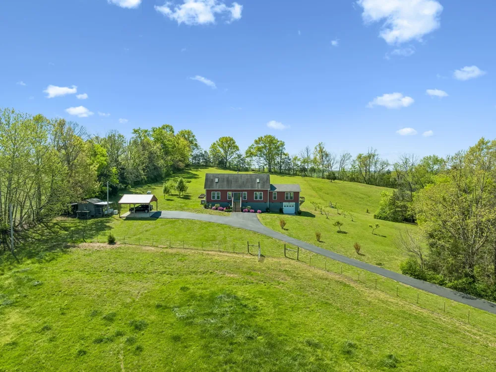 4341 Marlowe Rd Williamsport, TN 38487