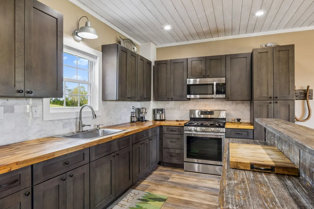 4341 Marlowe Rd Williamsport, TN 38487