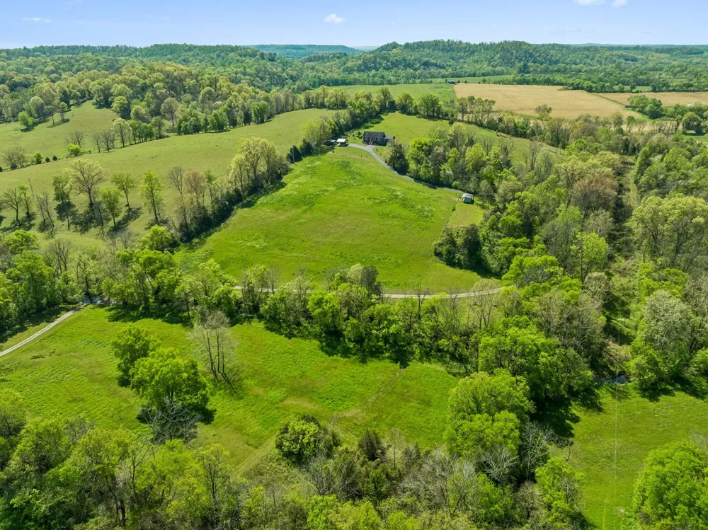 4341 Marlowe Rd Williamsport, TN 38487