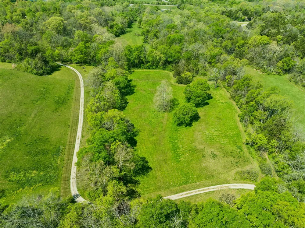 4341 Marlowe Rd Williamsport, TN 38487