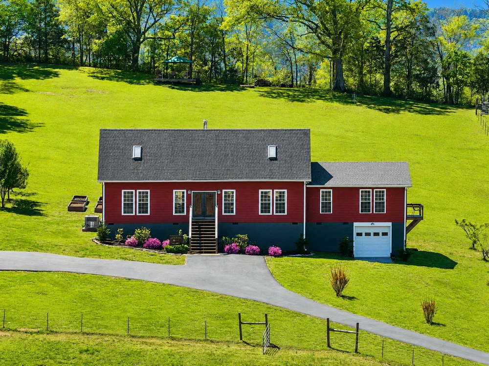 4341 Marlowe Rd Williamsport, TN 38487