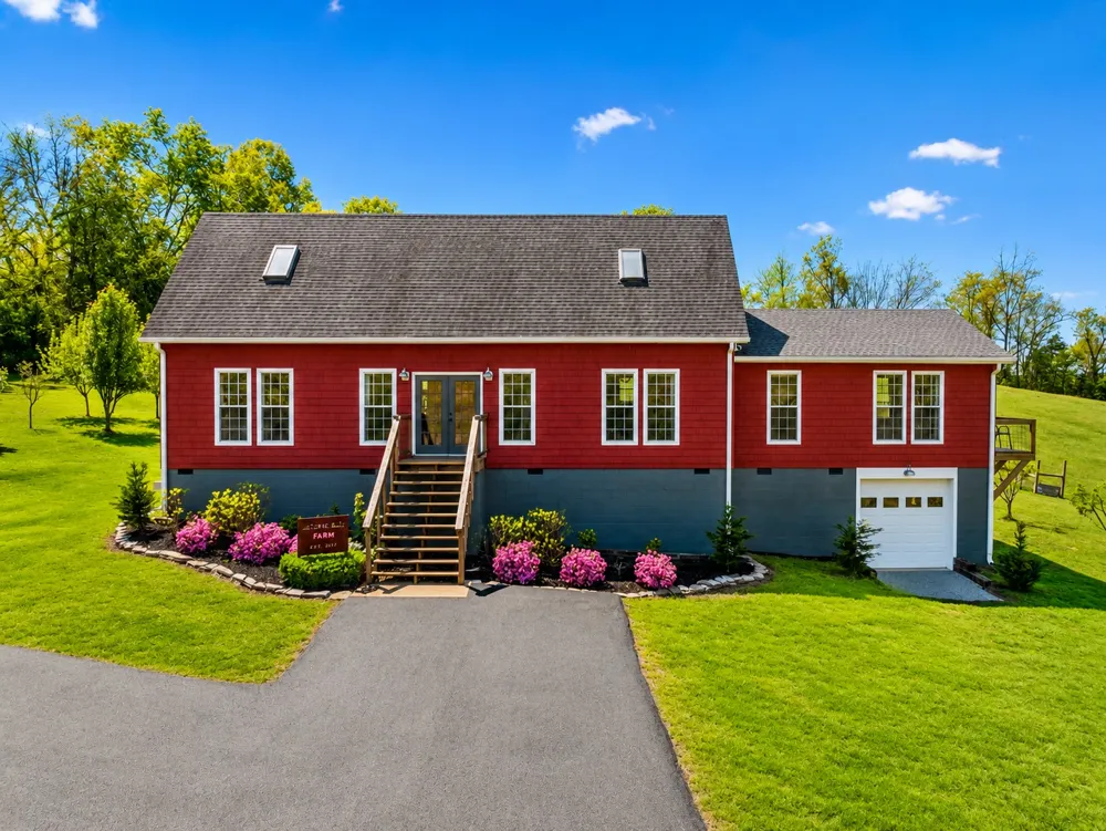4341 Marlowe Rd Williamsport, TN 38487