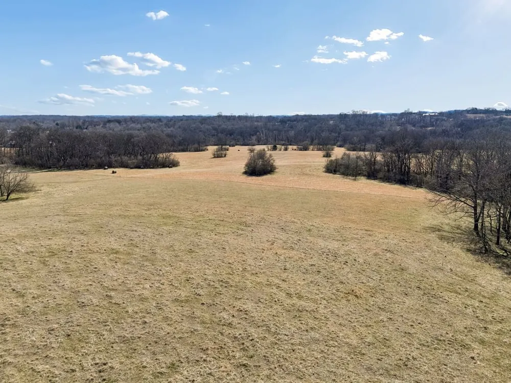 0 Tom J Hitch Columbia, TN 38401