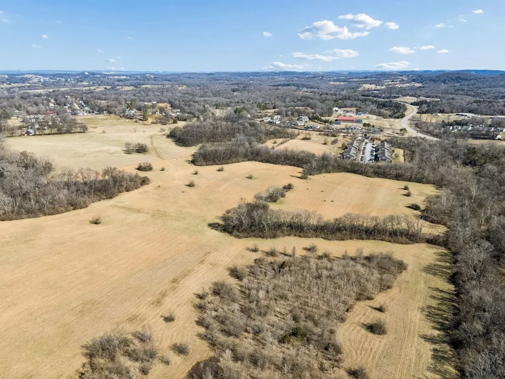 0 Tom J Hitch Columbia, TN 38401