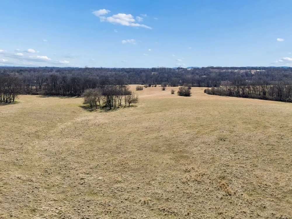 0 Tom J Hitch Columbia, TN 38401