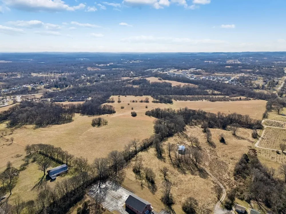 0 Tom J Hitch Columbia, TN 38401