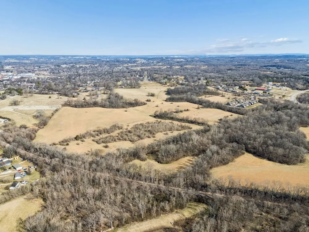 0 Tom J Hitch Columbia, TN 38401